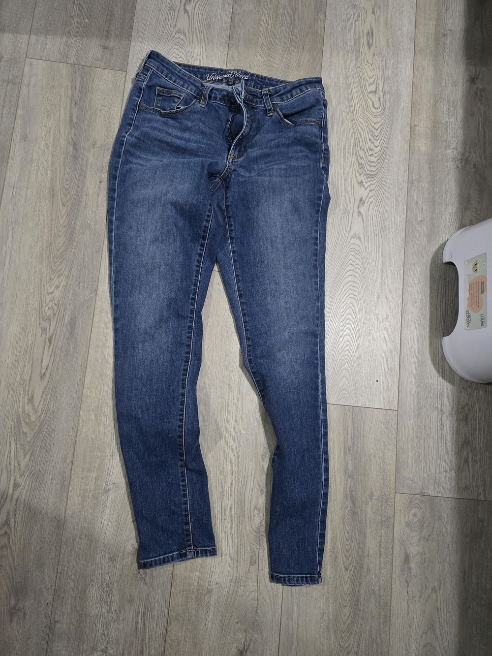 Universal Thread Women's Dark Blue Skinny Jeans